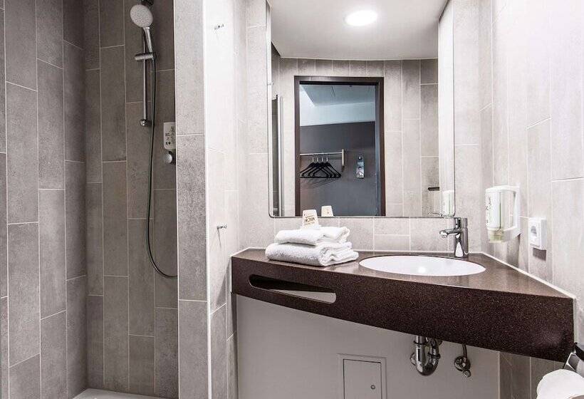 اتاق استاندارد سه نفره, B&b Hotel Augsburg Nord
