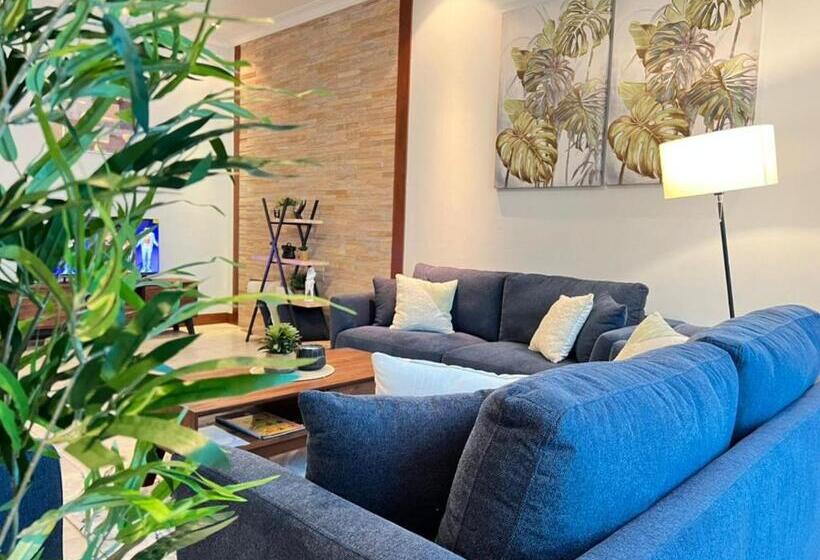 آپارتمان 1 خوابه با چشم‌انداز دریا, Fairview Luxury Apartments