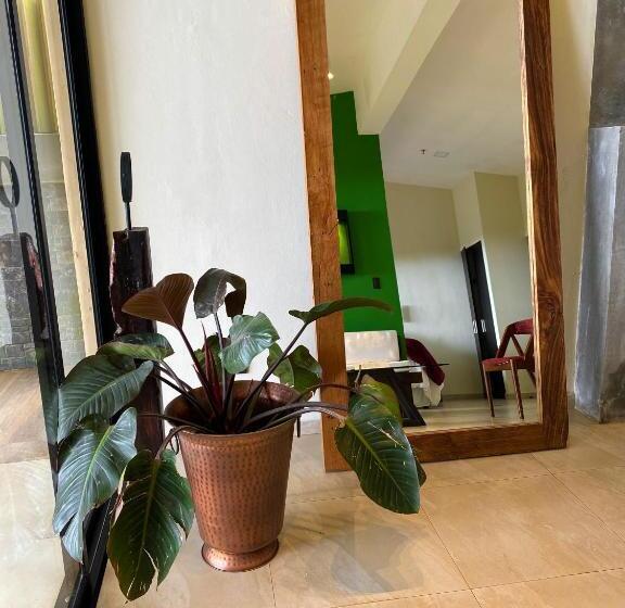 سوییت با چشم‌انداز کوه, Casa 1800 Cerro Verde
