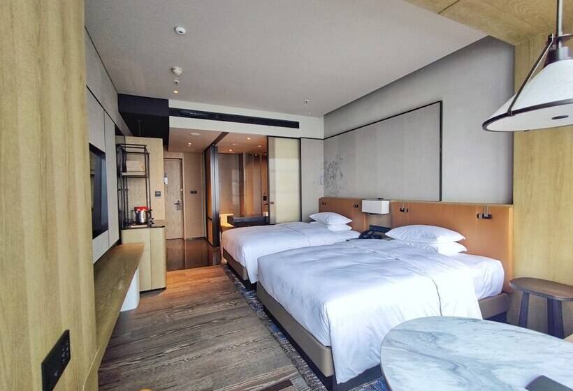 اتاق لوکس, Courtyard By Marriott Luoyang