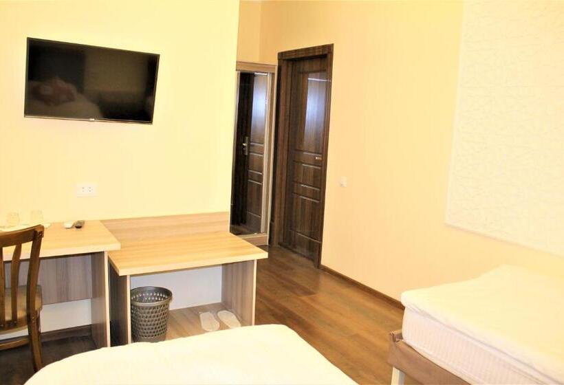 اتاق استاندارد سه نفره, Grand Vizir