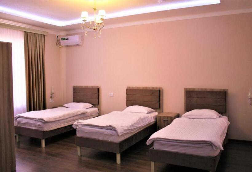 اتاق استاندارد سه نفره, Grand Vizir
