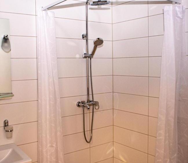 اتاق لوکس, Vila Swe Sar