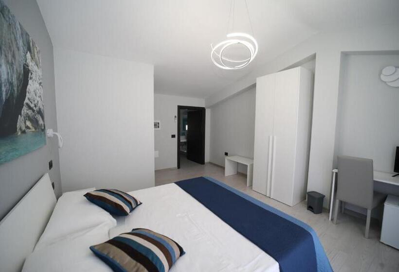 اتاق لوکس با بالکن, Isoladino B&b Sweet Home