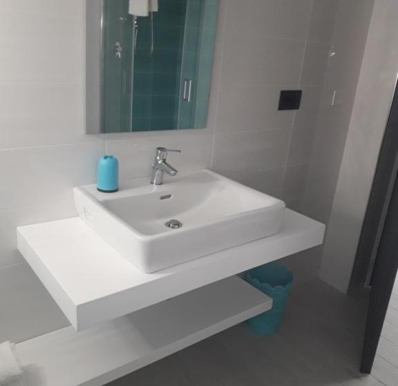 اتاق لوکس با بالکن, Isoladino B&b Sweet Home