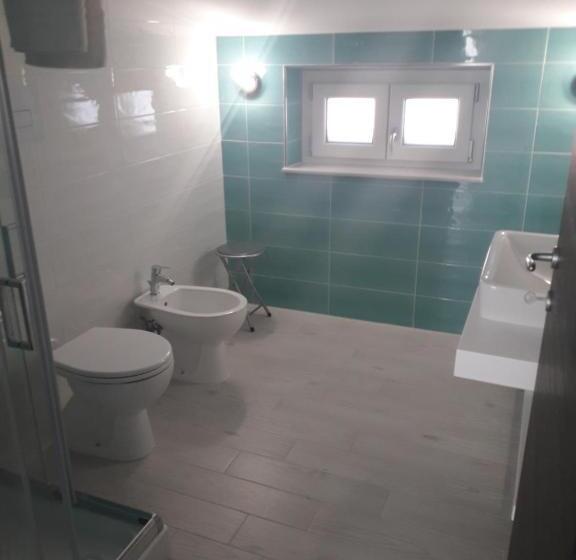 اتاق لوکس با بالکن, Isoladino B&b Sweet Home