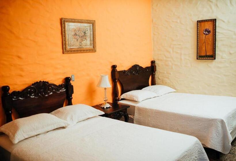 اتاق کلاسیک چهارنفره, Condesa