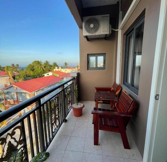 سوییت جونیور با بالکن, Coral View Hotel & Resort