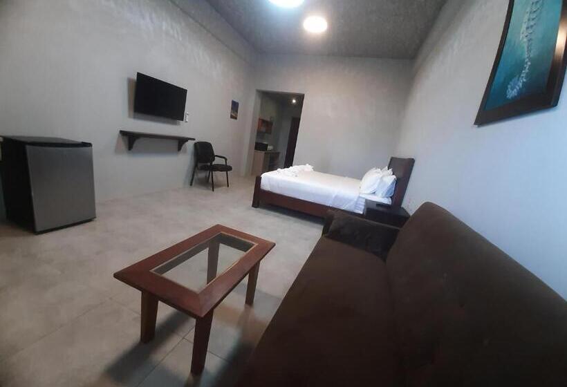 سوییت جونیور با بالکن, Coral View Hotel & Resort