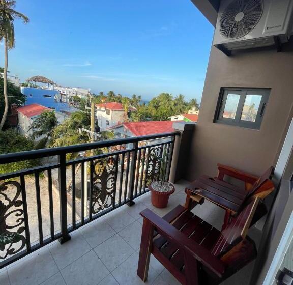 سوییت جونیور با چشم‌انداز دریا, Coral View Hotel & Resort