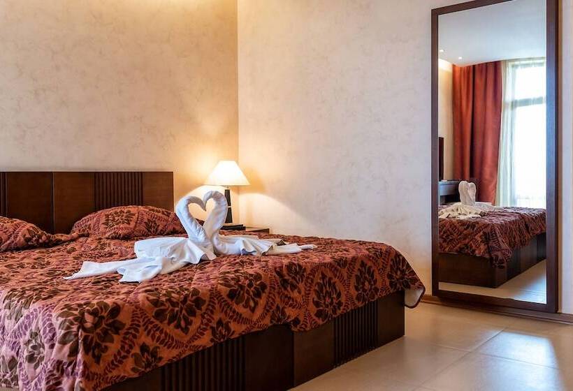 اتاق استاندارد یک نفره, Garden Of Eden Complex