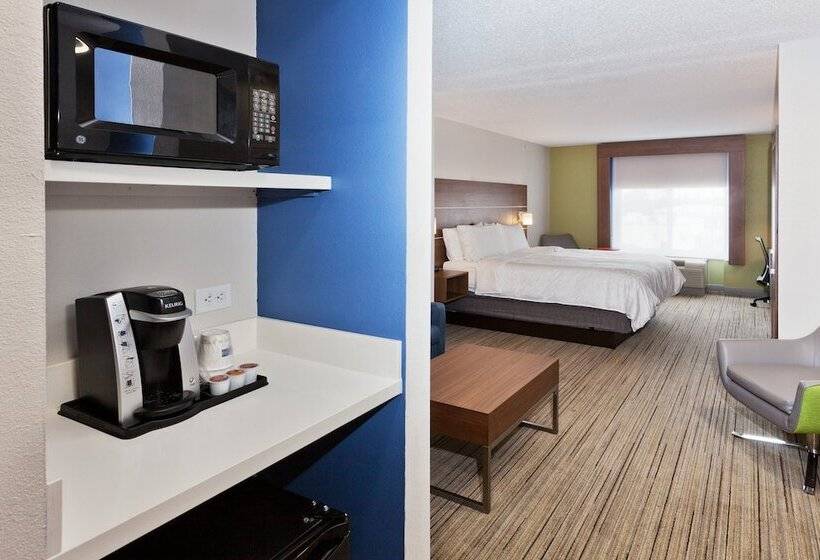 Suite Adapted for people with reduced mobility, Holiday Inn Express  & Suites Dothan North
