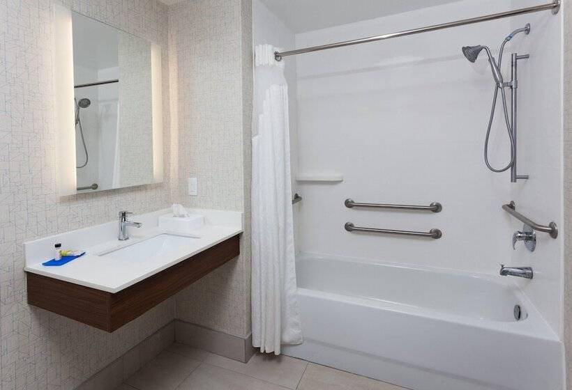 سوئیت برای معلولان, Holiday Inn Express Hotel & Suites Dothan North, An Ihg