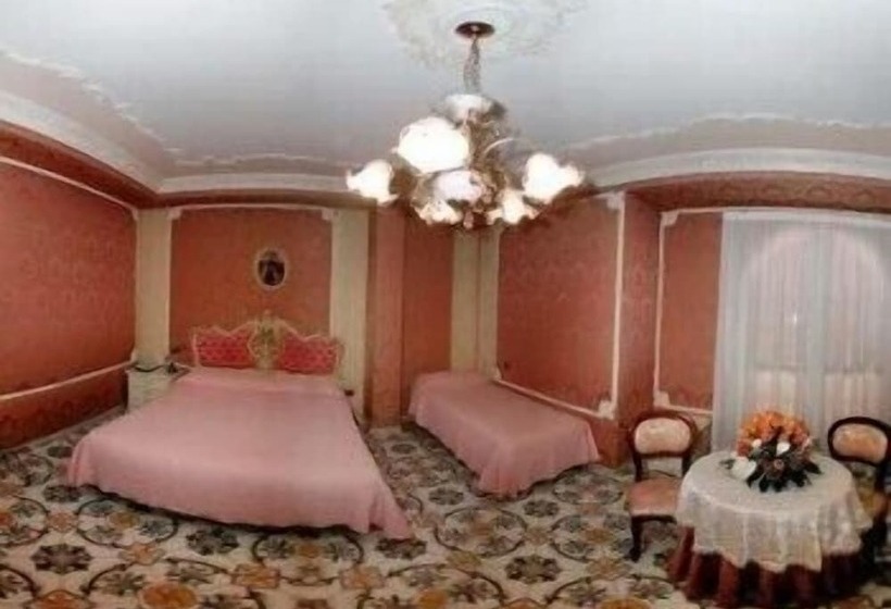 اتاق استاندارد سه نفره, Grand Hotel La Sonrisa
