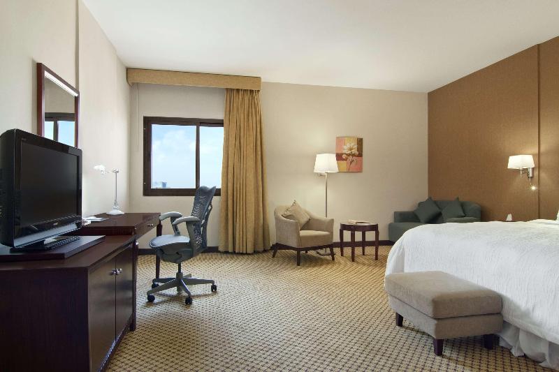 Deluxe Room King Size Bed, Hilton Garden Inn Riyadh Olaya