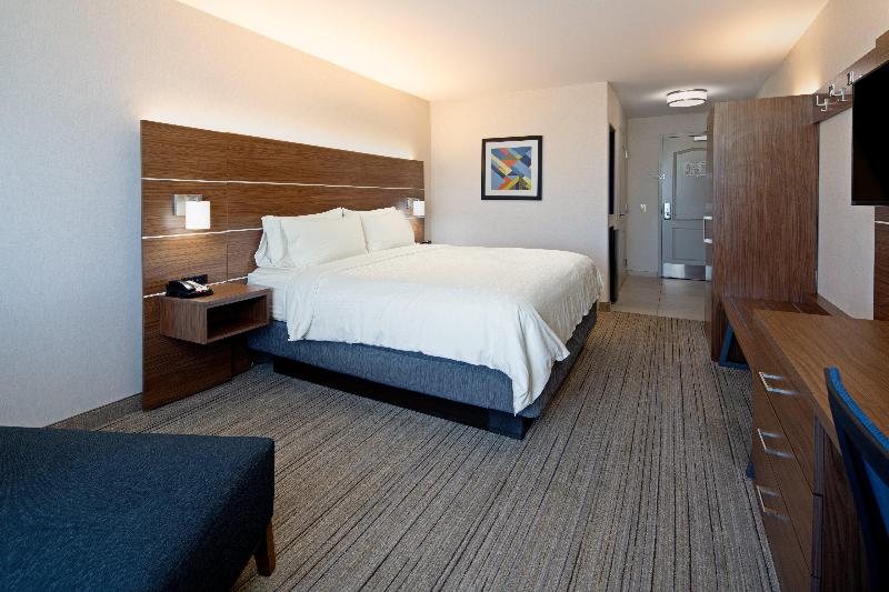 اتاق استاندارد با تخت بزرگ, Holiday Inn Express Fresno South