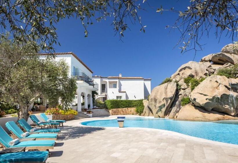 سوییت با چشم‌انداز دریا, La Rocca Resort & Spa