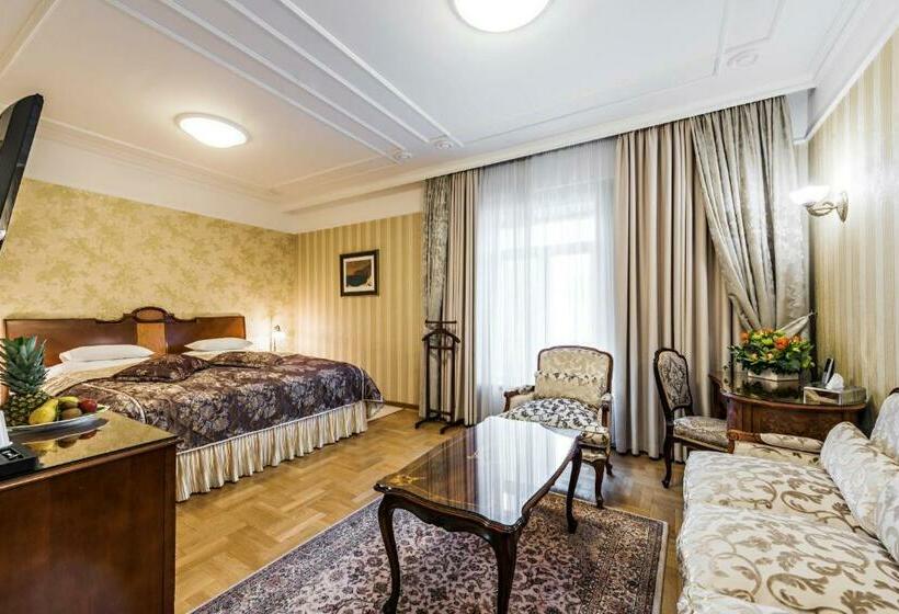 Junior Suite, Moskva