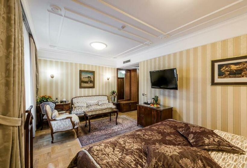 Junior Suite, Moskva