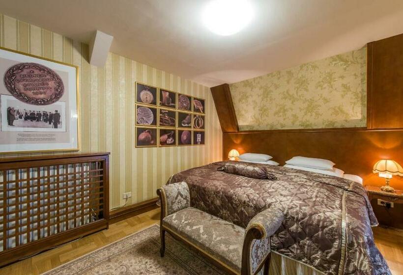 Junior Suite, Moskva