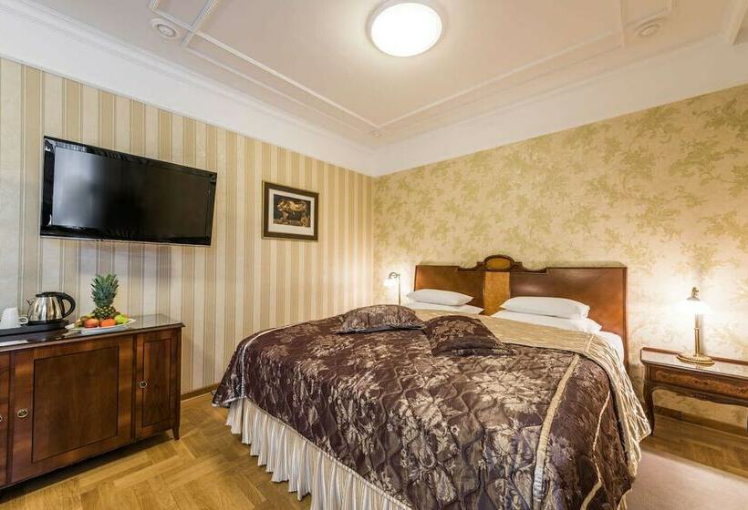 Junior Suite, Moskva