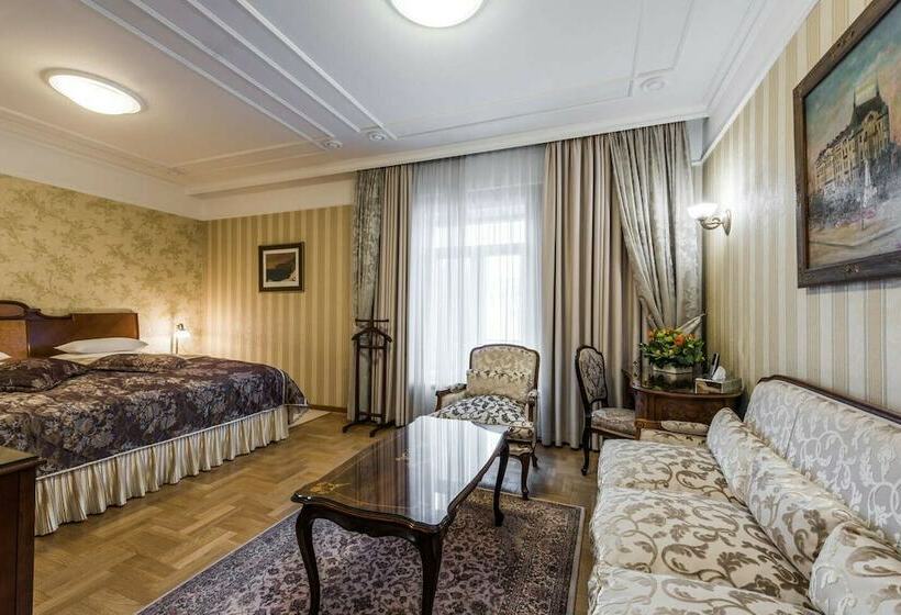 Junior Suite, Moskva