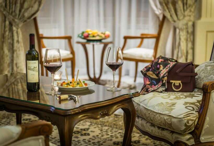 سوئیت رویال, Moskva