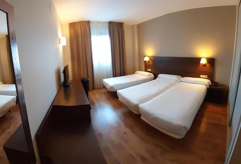 Standard Triple Room, Pago Del Olivo