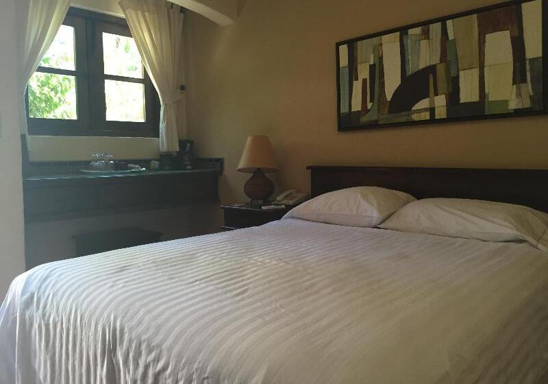 اتاق استاندارد با تخت دو نفره بزرگ, Posada Del Cortes