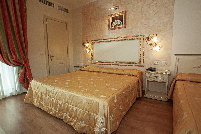 اتاق استاندارد سه نفره, Viktoria Palace