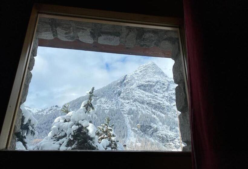 اتاق استاندارد سه نفره, Walser Courmayeur