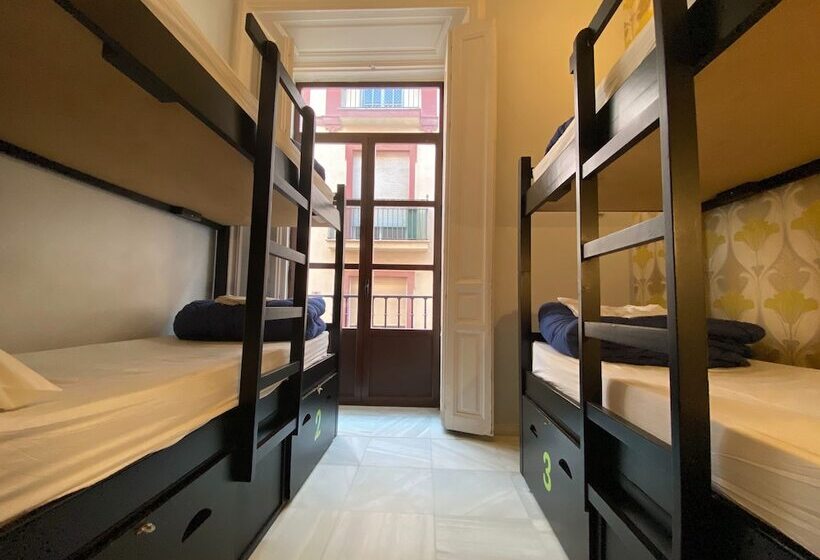 Bed in een Gedeelde Kamer, Oasis Backpackers  Hostel Palace Sevilla