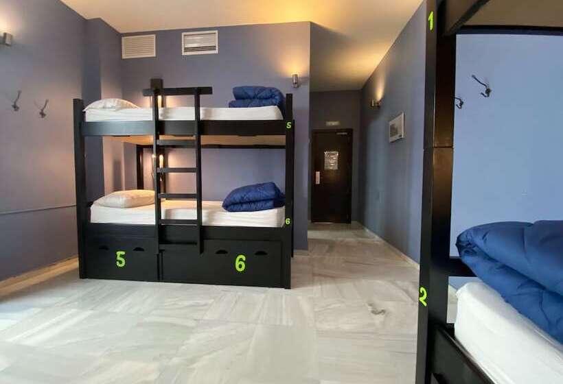 سرير فى غرفة مشتركه, Oasis Backpackers  Hostel Palace Sevilla