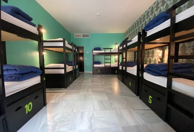 سرير فى غرفة مشتركه, Oasis Backpackers  Hostel Palace Sevilla