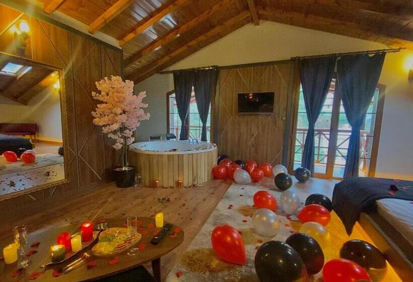 سوییت با چشم‌انداز کوه, Didi Butik Otel
