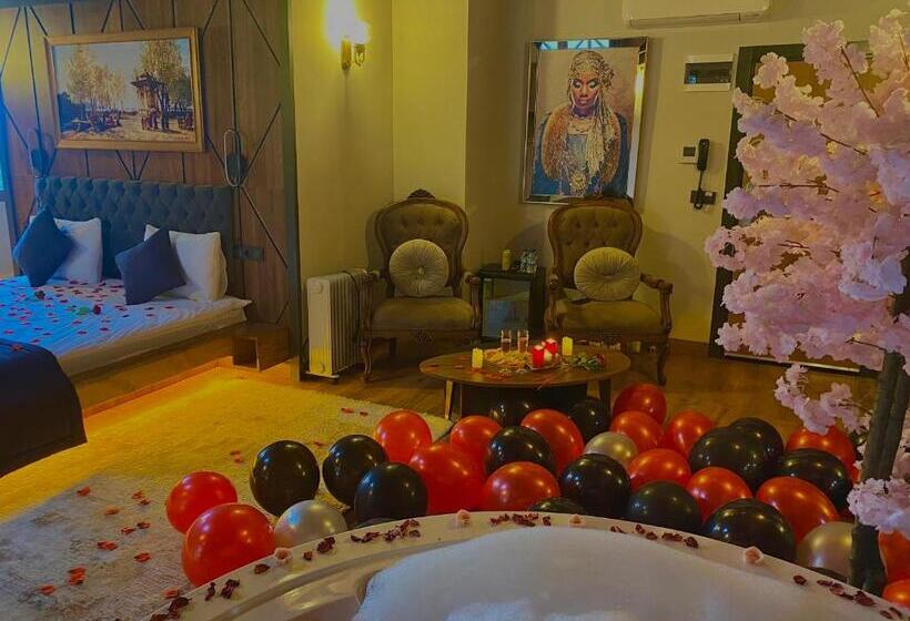 سوییت با چشم‌انداز کوه, Didi Butik Otel