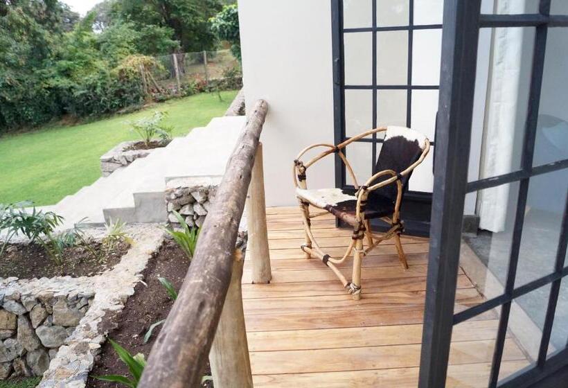 اتاق لوکس با بالکن, Arusha Villa Karamu Coffee Estate