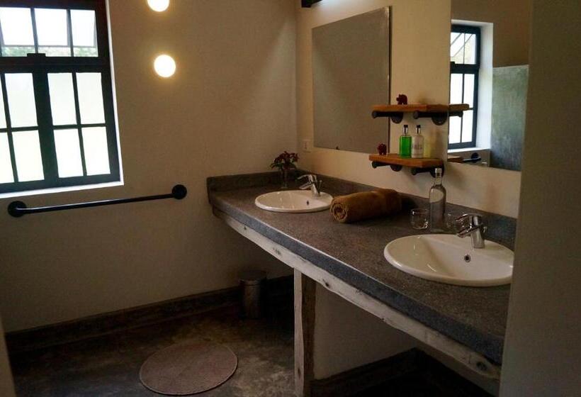 اتاق لوکس با بالکن, Arusha Villa Karamu Coffee Estate