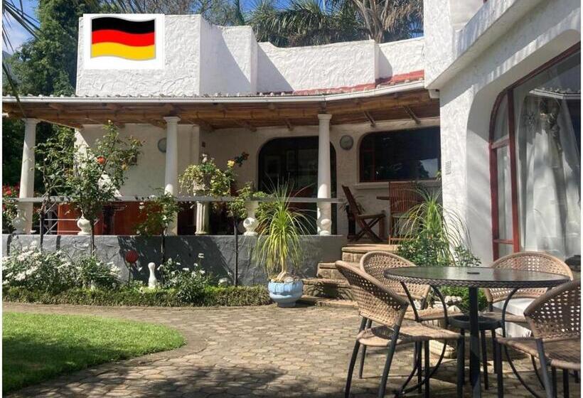 اتاق استاندارد با چشم‌انداز باغ, Bollinger Guest House