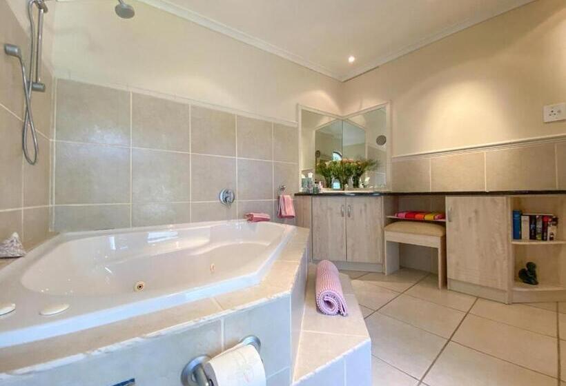 اتاق استاندارد با چشم‌انداز باغ, Bollinger Guest House