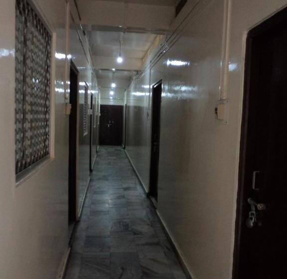اتاق لوکس, Embassy