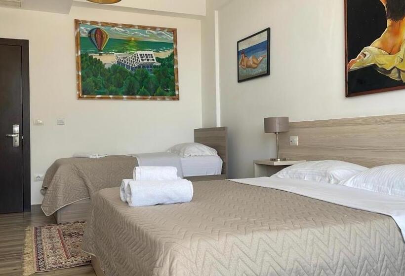 اتاق لوکس سه تخته, Prince Adriatic Resort