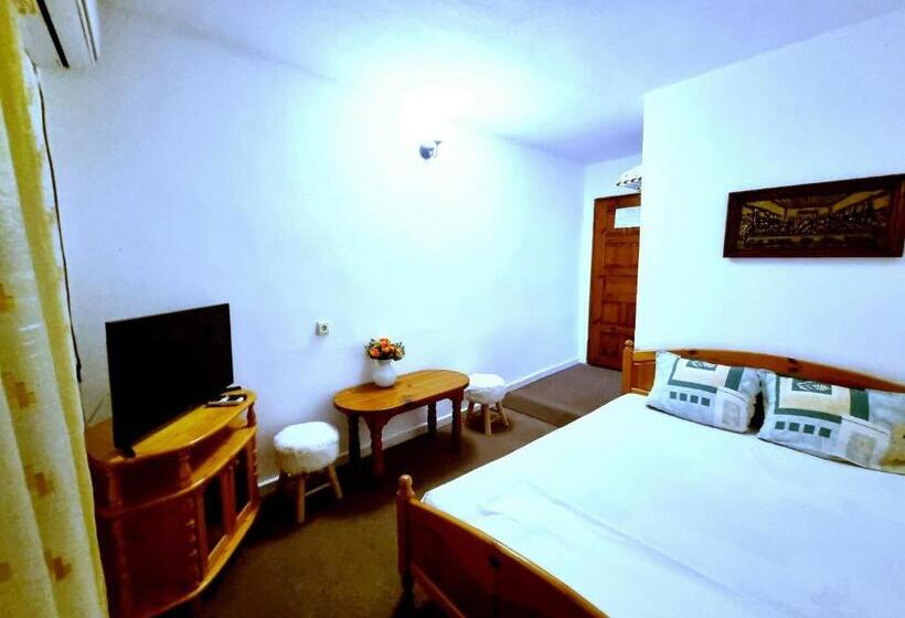 اتاق لوکس با بالکن, Motel Thessaloniki