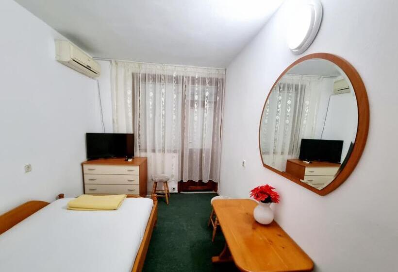 اتاق یک تخته با تراس, Motel Thessaloniki