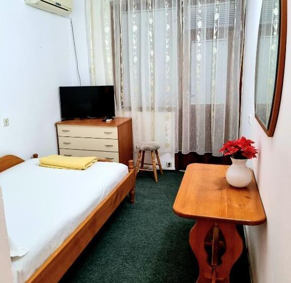 اتاق یک تخته با تراس, Motel Thessaloniki