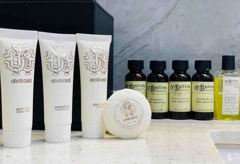 سوییت جونیور, Oscar Boutique
