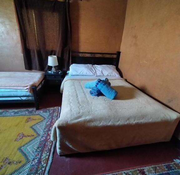 اتاق استاندارد سه تخته با چشم‌انداز باغ, Auberge Restaurant Tizgui