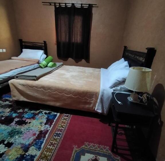 اتاق استاندارد سه تخته با چشم‌انداز باغ, Auberge Restaurant Tizgui