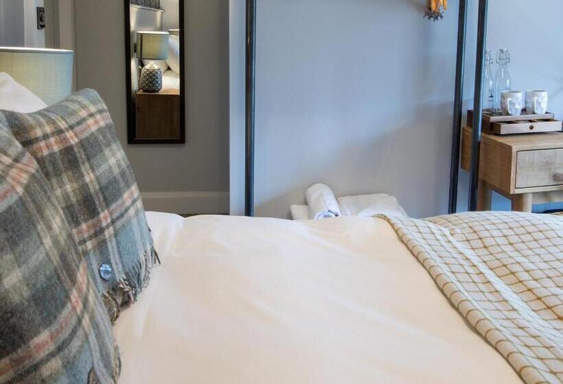 اتاق استاندارد با تخت بزرگ, The Exeter Inn