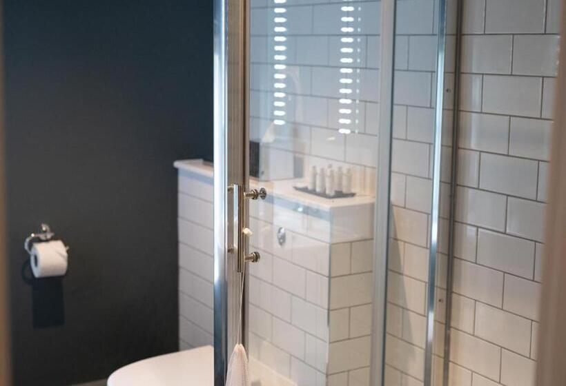 اتاق استاندارد با تخت بزرگ, The Exeter Inn
